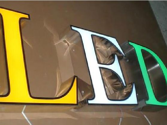 英山介绍LED招牌的基础知识。