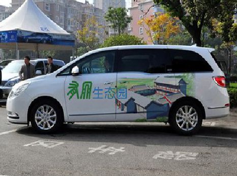 英山户外车贴喷绘如何保持效果?